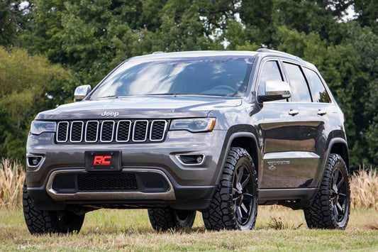 Rough Country 2016-2022 Jeep Grand Cherokee / 2016-2026 Dodge Durango 2.5 Inch Lift Kit by Rough Country