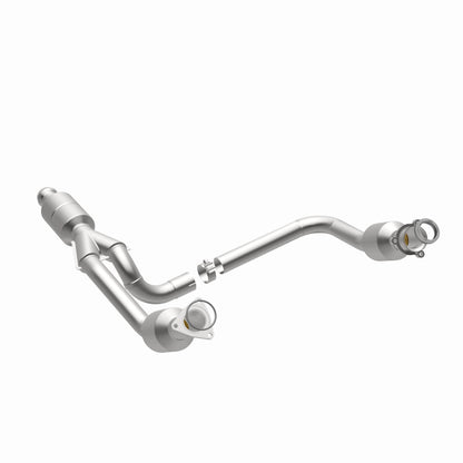 Magnaflow OEM Grade Direct-Fit Catalytic Converter by MagnaFlow Exhaust Products