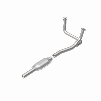 Magnaflow Standard Grade Direct-Fit Catalytic Converter by MagnaFlow Exhaust Products