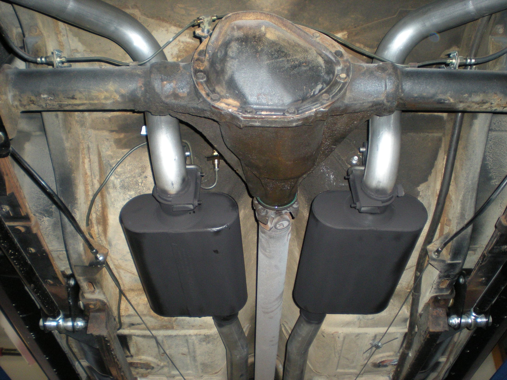 Flowmaster American Thunder Crossmember-Back Exhaust System by Flowmaster
