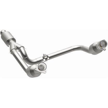 Magnaflow OEM Grade Direct-Fit Catalytic Converter by MagnaFlow Exhaust Products