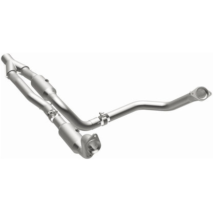 Magnaflow OEM Grade Direct-Fit Catalytic Converter by MagnaFlow Exhaust Products