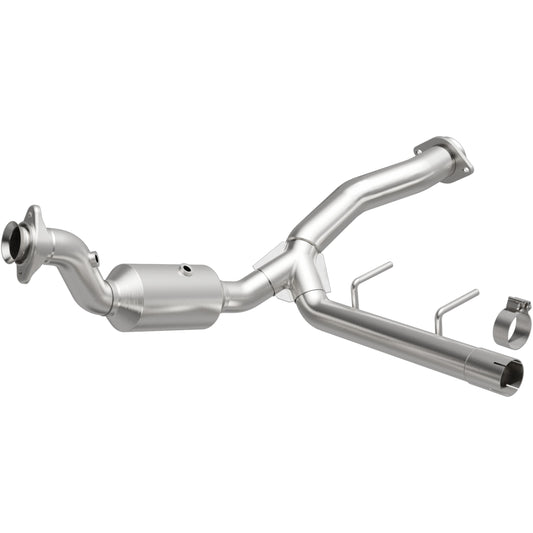 Magnaflow OEM Grade Direct-Fit Catalytic Converter by MagnaFlow Exhaust Products