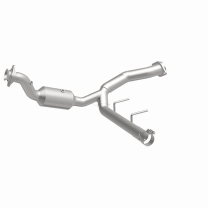 Magnaflow OEM Grade Direct-Fit Catalytic Converter by MagnaFlow Exhaust Products