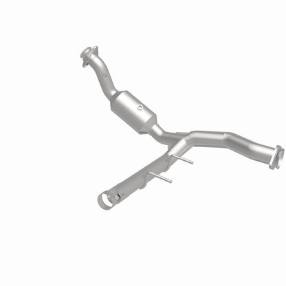 Magnaflow OEM Grade Direct-Fit Catalytic Converter by MagnaFlow Exhaust Products