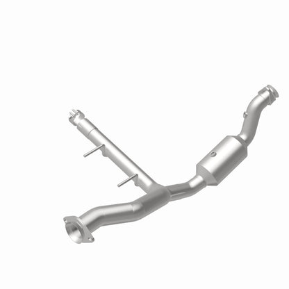 Magnaflow OEM Grade Direct-Fit Catalytic Converter by MagnaFlow Exhaust Products