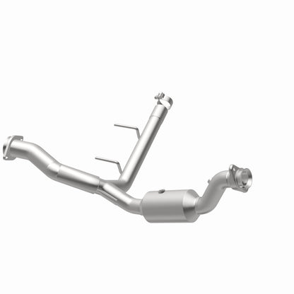 Magnaflow OEM Grade Direct-Fit Catalytic Converter by MagnaFlow Exhaust Products