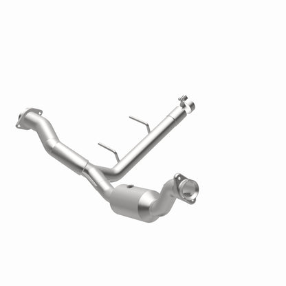 Magnaflow OEM Grade Direct-Fit Catalytic Converter by MagnaFlow Exhaust Products