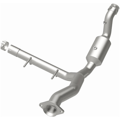 Magnaflow OEM Grade Direct-Fit Catalytic Converter by MagnaFlow Exhaust Products