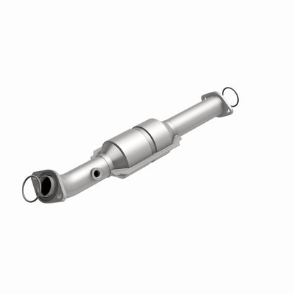 Magnaflow OEM Grade Direct-Fit Catalytic Converter by MagnaFlow Exhaust Products