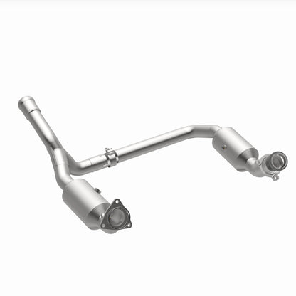 Magnaflow OEM Grade Direct-Fit Catalytic Converter by MagnaFlow Exhaust Products