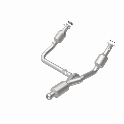 Magnaflow OEM Grade Direct-Fit Catalytic Converter by MagnaFlow Exhaust Products