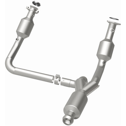 Magnaflow OEM Grade Direct-Fit Catalytic Converter by MagnaFlow Exhaust Products