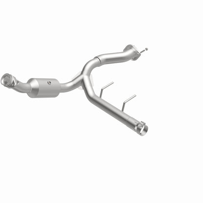 Magnaflow OEM Grade Direct-Fit Catalytic Converter by MagnaFlow Exhaust Products