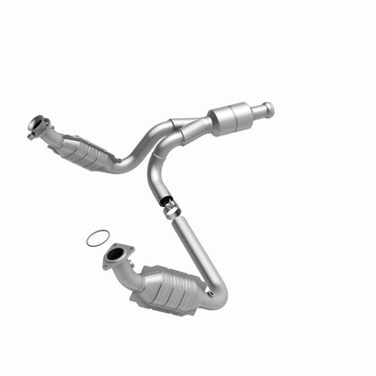 Magnaflow OEM Grade Direct-Fit Catalytic Converter by MagnaFlow Exhaust Products
