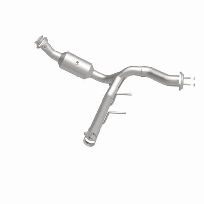 Magnaflow OEM Grade Direct-Fit Catalytic Converter by MagnaFlow Exhaust Products