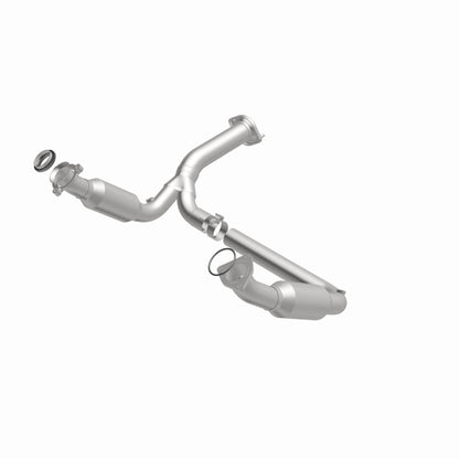 Magnaflow OEM Grade Direct-Fit Catalytic Converter by MagnaFlow Exhaust Products