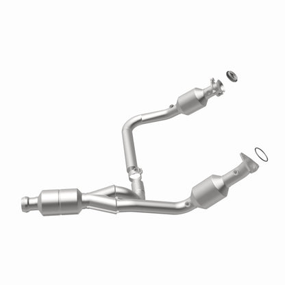 Magnaflow OEM Grade Direct-Fit Catalytic Converter by MagnaFlow Exhaust Products
