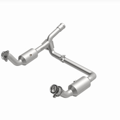 Magnaflow OEM Grade Direct-Fit Catalytic Converter by MagnaFlow Exhaust Products
