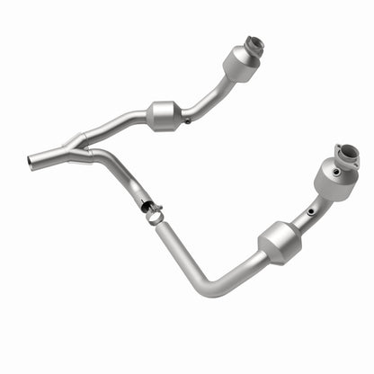 Magnaflow OEM Grade Direct-Fit Catalytic Converter by MagnaFlow Exhaust Products