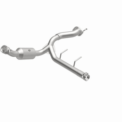 Magnaflow OEM Grade Direct-Fit Catalytic Converter by MagnaFlow Exhaust Products