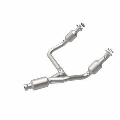 Magnaflow OEM Grade Direct-Fit Catalytic Converter by MagnaFlow Exhaust Products