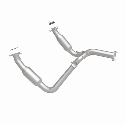 Magnaflow OEM Grade Direct-Fit Catalytic Converter by MagnaFlow Exhaust Products