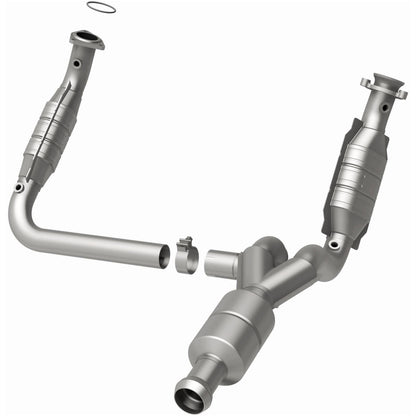 Magnaflow OEM Grade Direct-Fit Catalytic Converter by MagnaFlow Exhaust Products