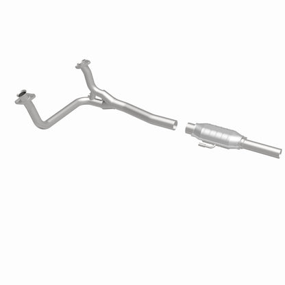 Magnaflow Standard Grade Direct-Fit Catalytic Converter by MagnaFlow Exhaust Products