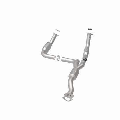 Magnaflow OEM Grade Direct-Fit Catalytic Converter by MagnaFlow Exhaust Products