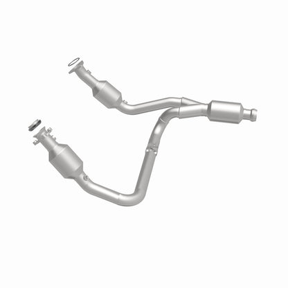 Magnaflow OEM Grade Direct-Fit Catalytic Converter by MagnaFlow Exhaust Products