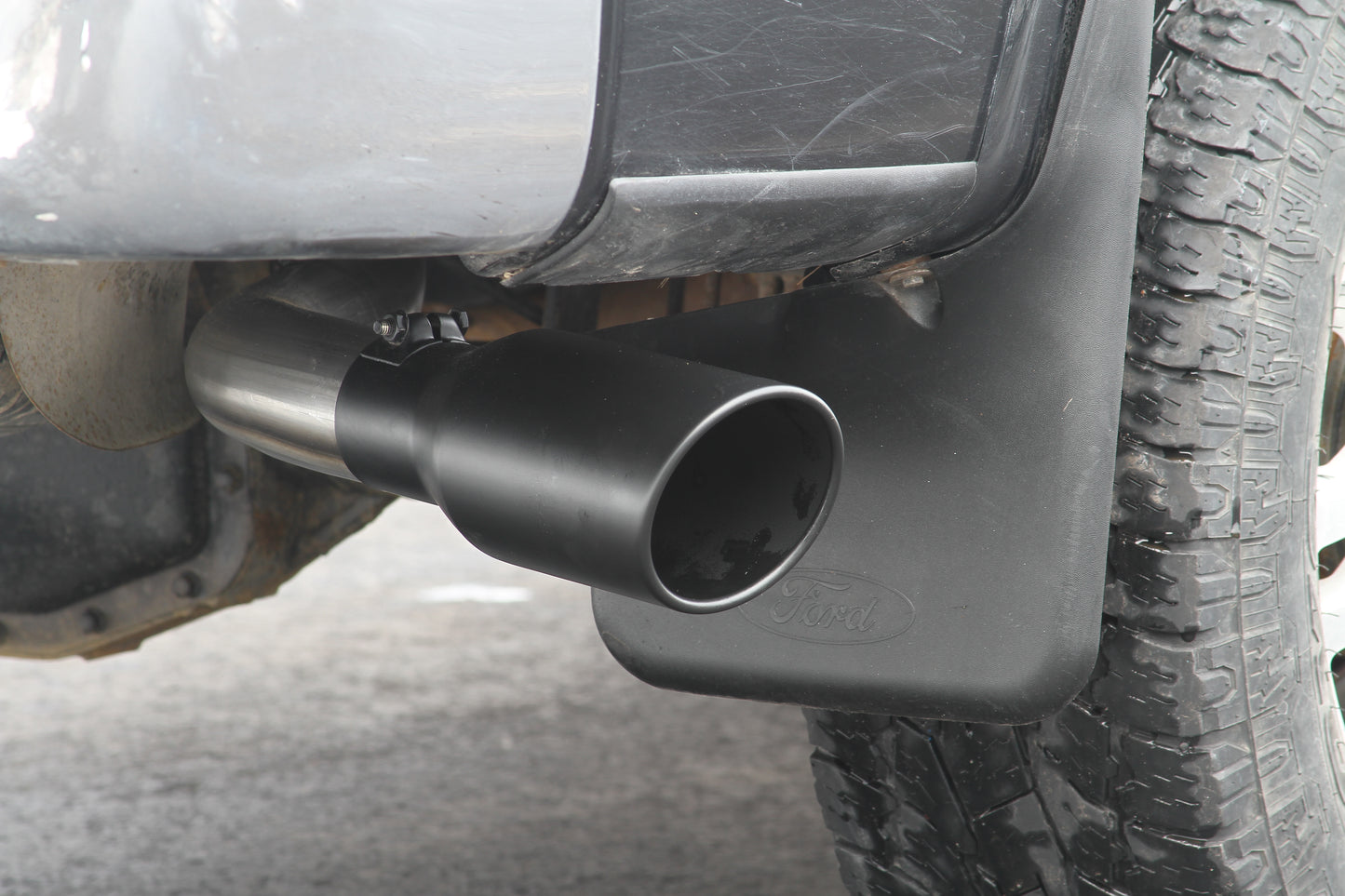 Flowmaster Flow FX Cat-Back Exhaust System by Flowmaster