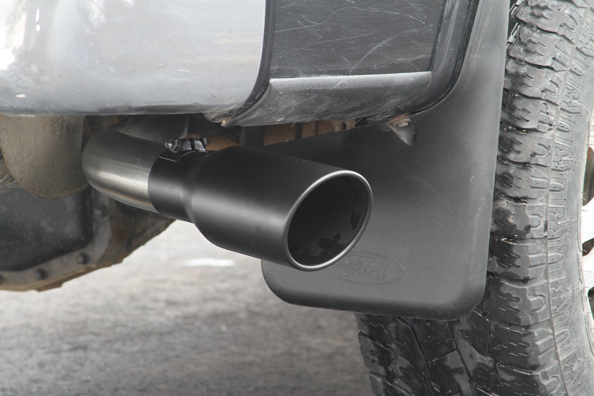 Flowmaster Flow FX Cat-Back Exhaust System by Flowmaster