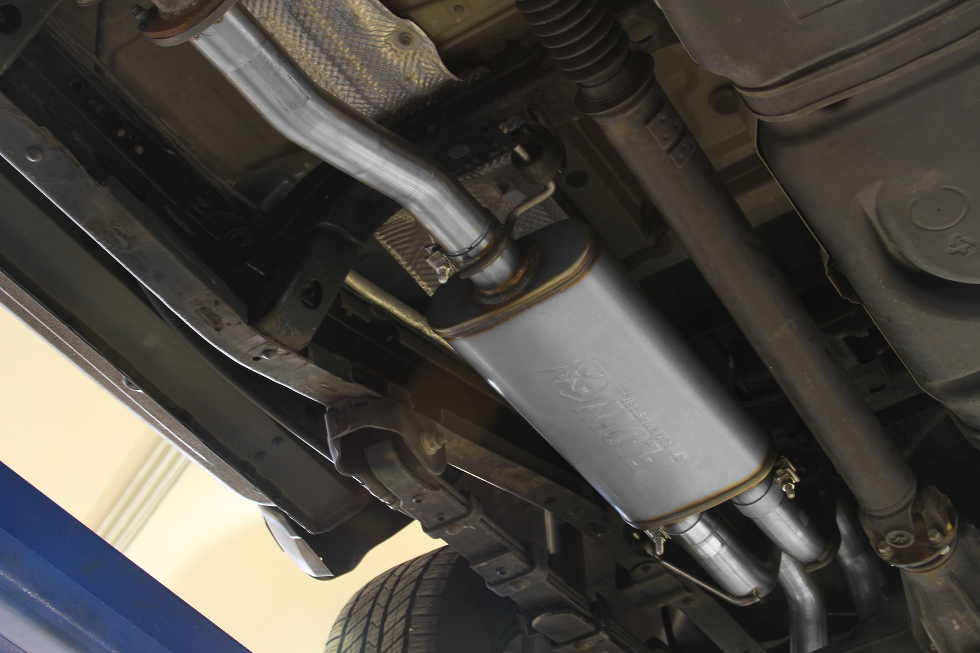 Flowmaster Flow FX Cat-Back Exhaust System by Flowmaster