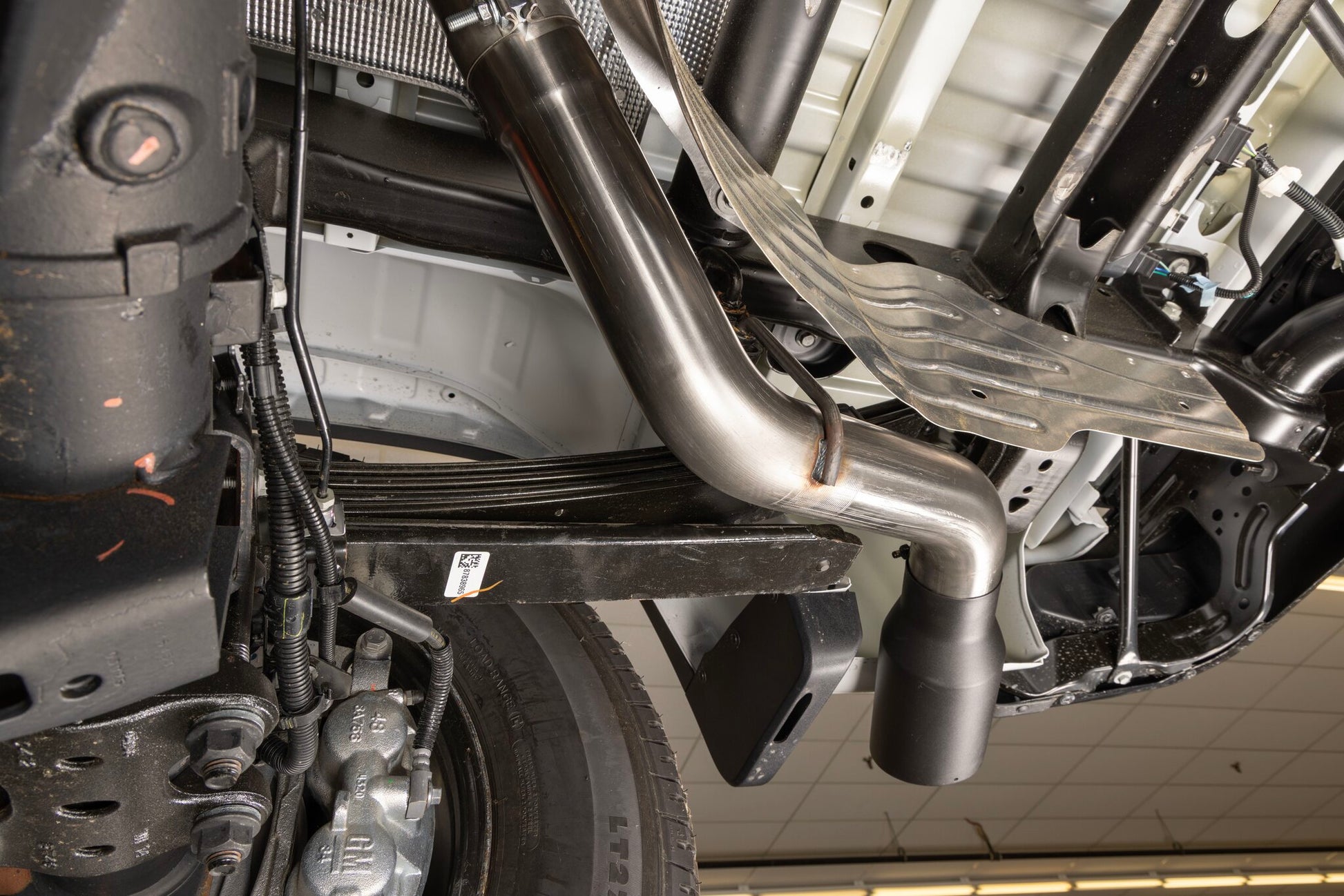 Flowmaster Flow FX Cat-Back Exhaust System by Flowmaster