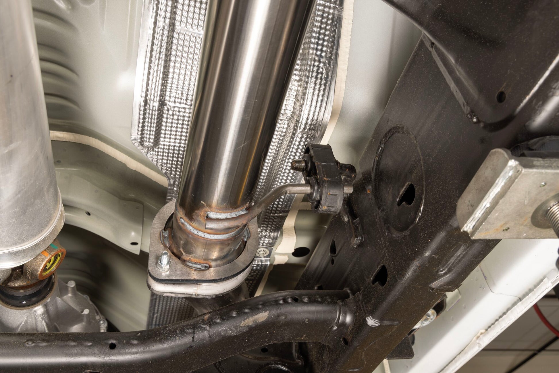 Flowmaster Flow FX Cat-Back Exhaust System by Flowmaster