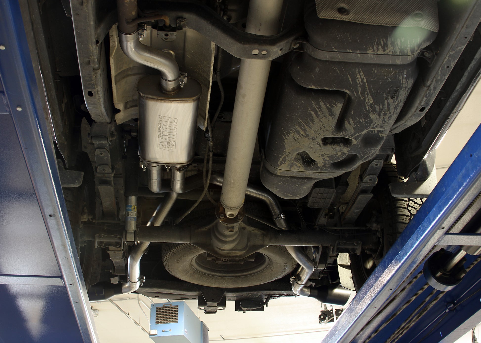 Flowmaster Flow FX Cat-Back Exhaust System by Flowmaster
