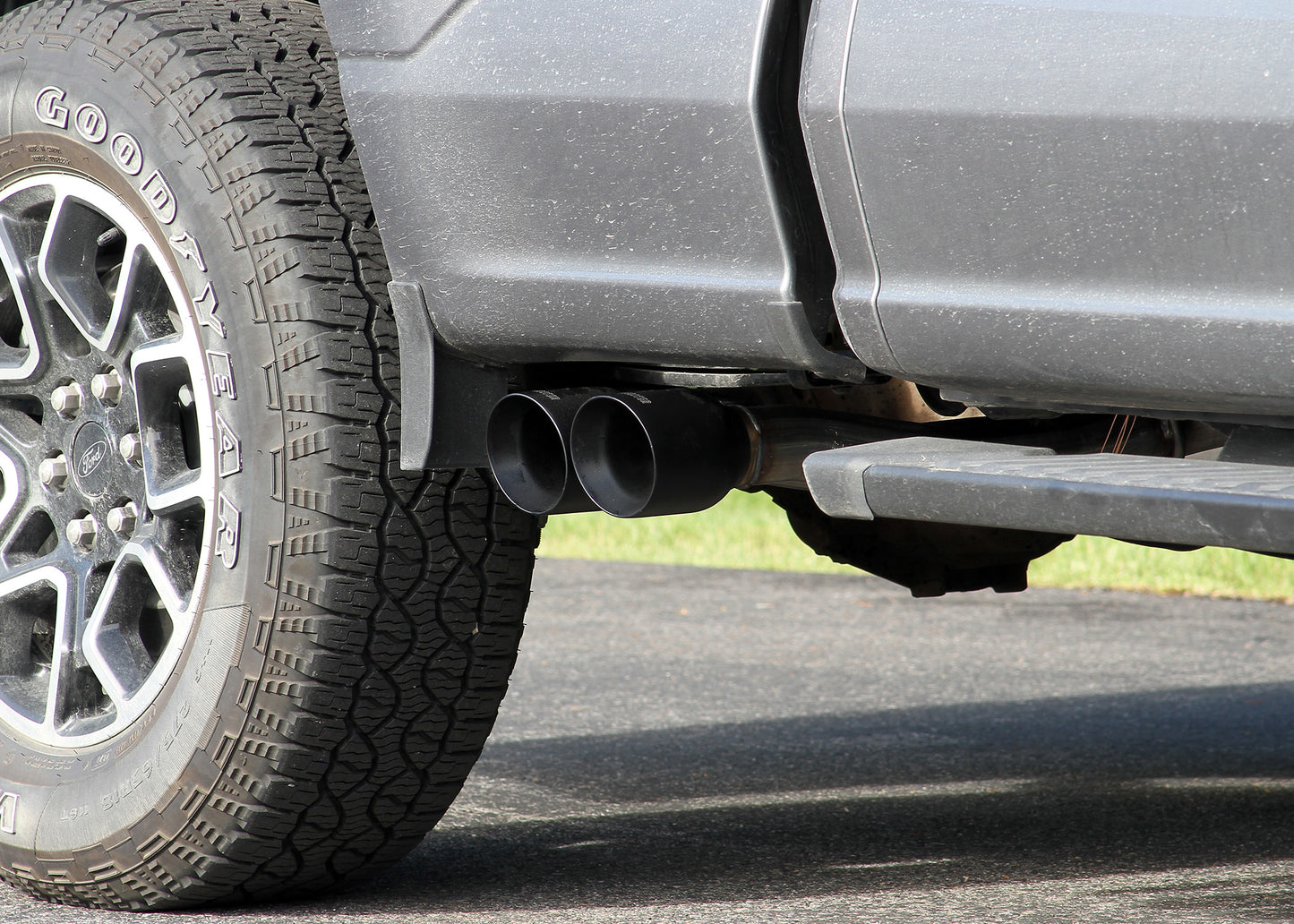 Flowmaster Flow FX Cat-Back Exhaust System by Flowmaster