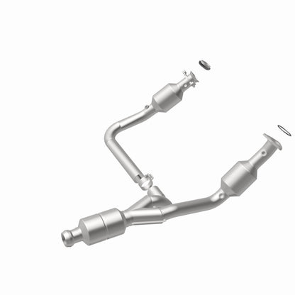Magnaflow OEM Grade Direct-Fit Catalytic Converter by MagnaFlow Exhaust Products