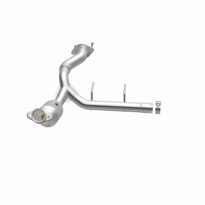 Magnaflow OEM Grade Direct-Fit Catalytic Converter by MagnaFlow Exhaust Products