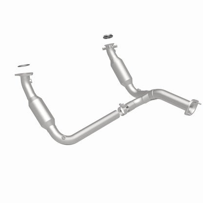 Magnaflow OEM Grade Direct-Fit Catalytic Converter by MagnaFlow Exhaust Products