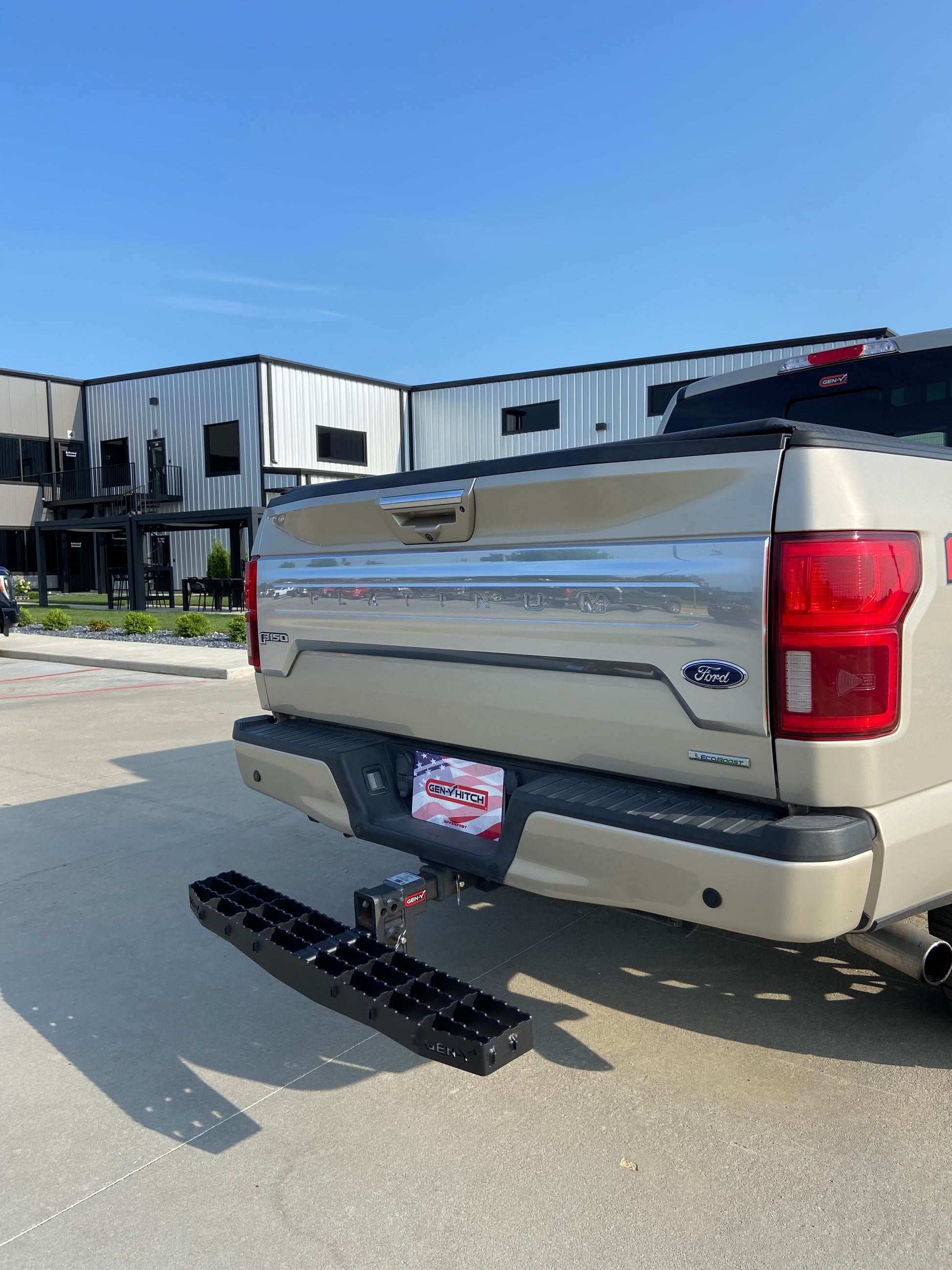 2" Shank Heavy-Duty 600lb Serrated Hitch Step (42" Wide Van Step) by GEN-Y Hitch