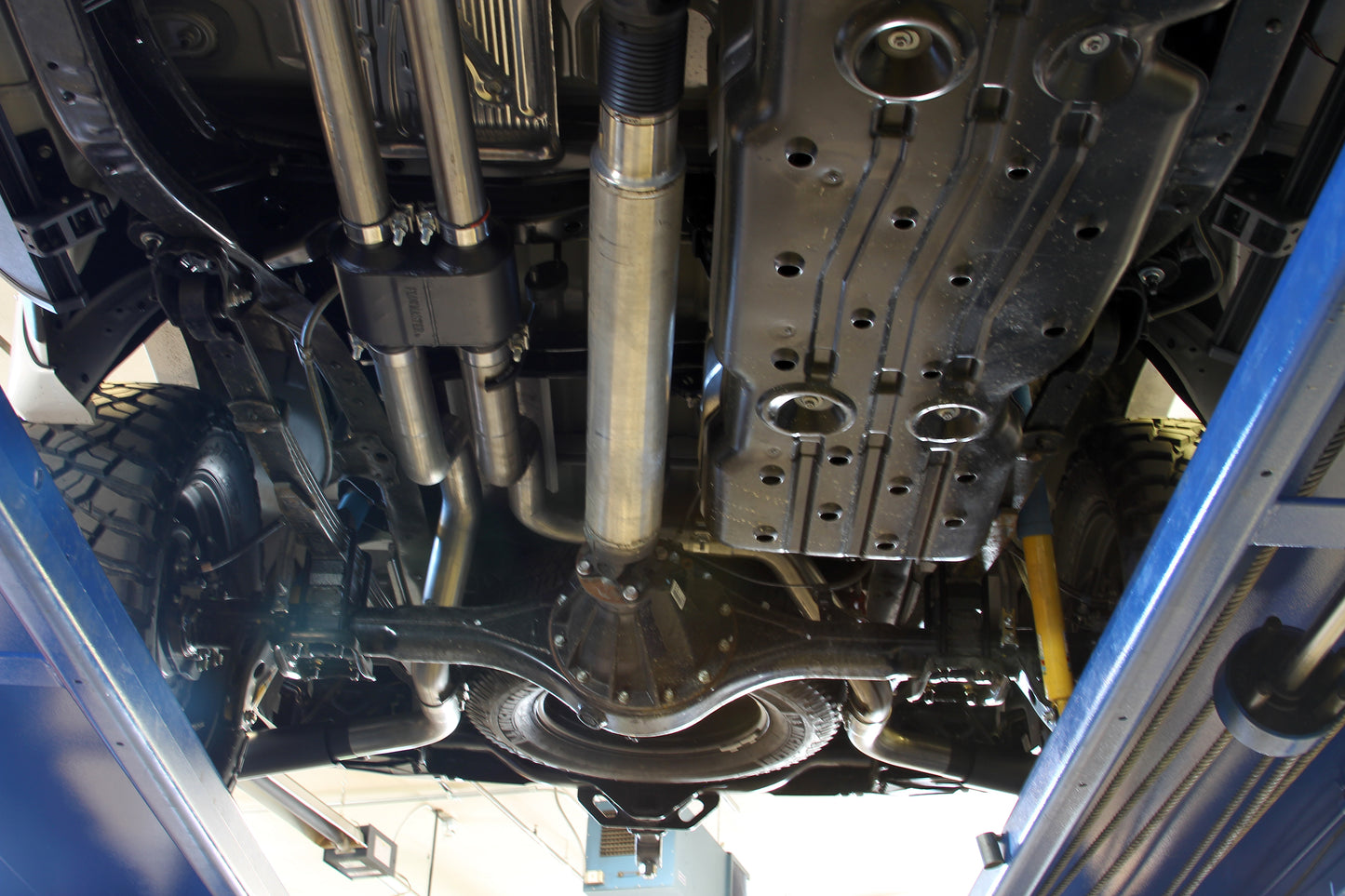 Fits 2009-2021 Toyota Tundra 4.6L, 4.7L and 5.7L engines. - Aggressive sound by Flowmaster