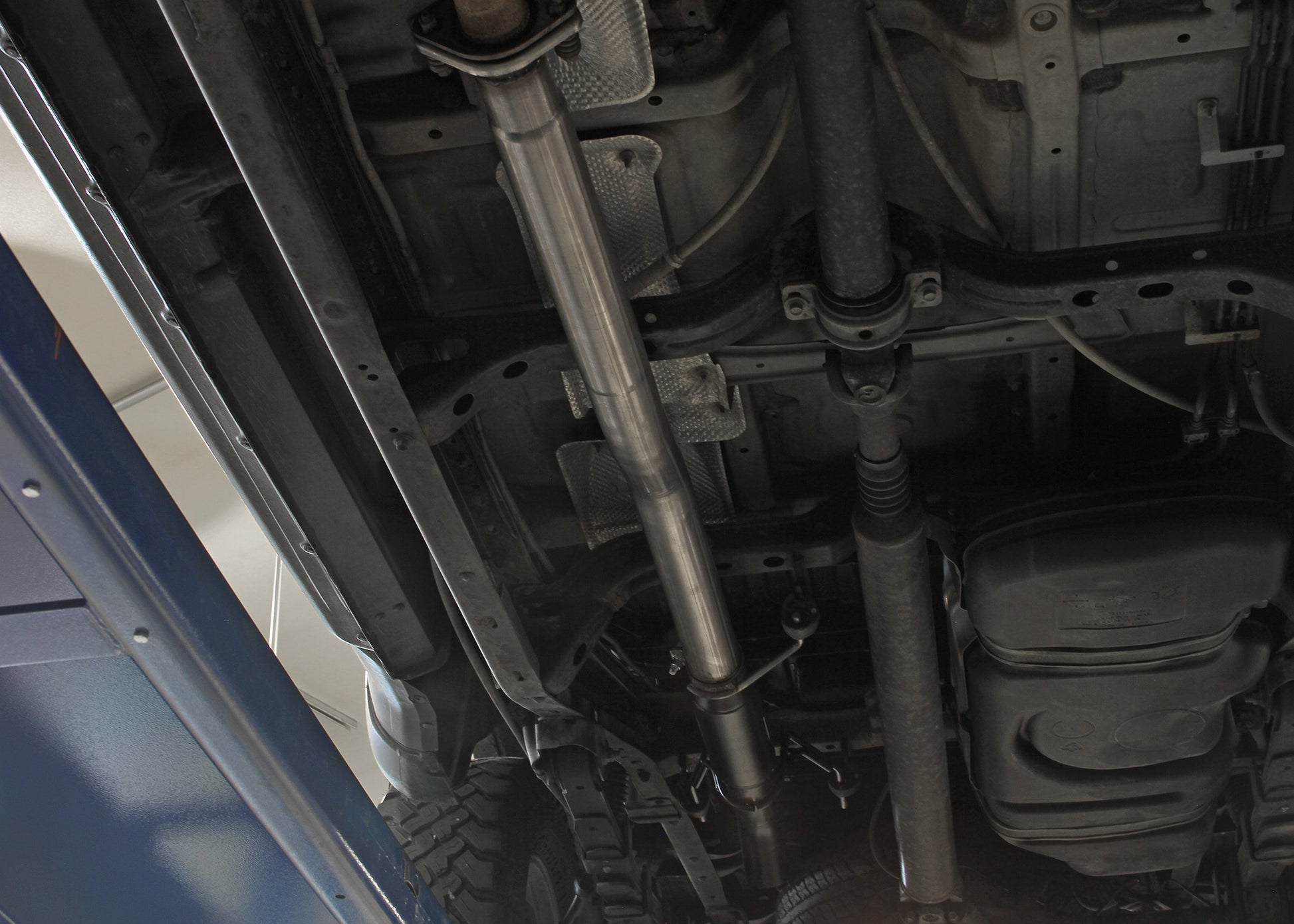Flowmaster Outlaw Extreme Cat-Back Exhaust System by Flowmaster