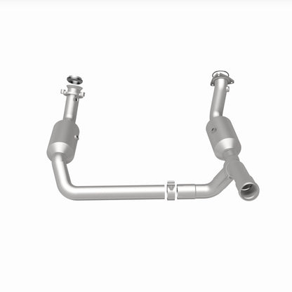 Magnaflow OEM Grade Direct-Fit Catalytic Converter by MagnaFlow Exhaust Products