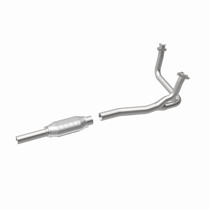 Magnaflow Standard Grade Direct-Fit Catalytic Converter by MagnaFlow Exhaust Products