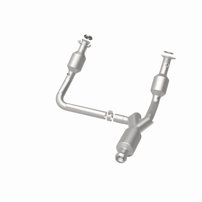 Magnaflow OEM Grade Direct-Fit Catalytic Converter by MagnaFlow Exhaust Products