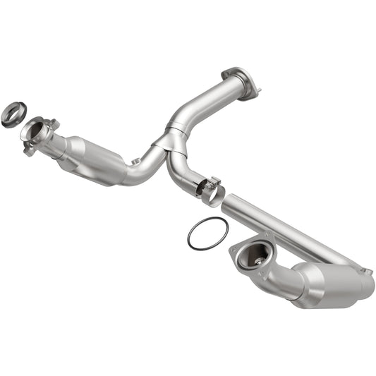 Magnaflow OEM Grade Direct-Fit Catalytic Converter by MagnaFlow Exhaust Products