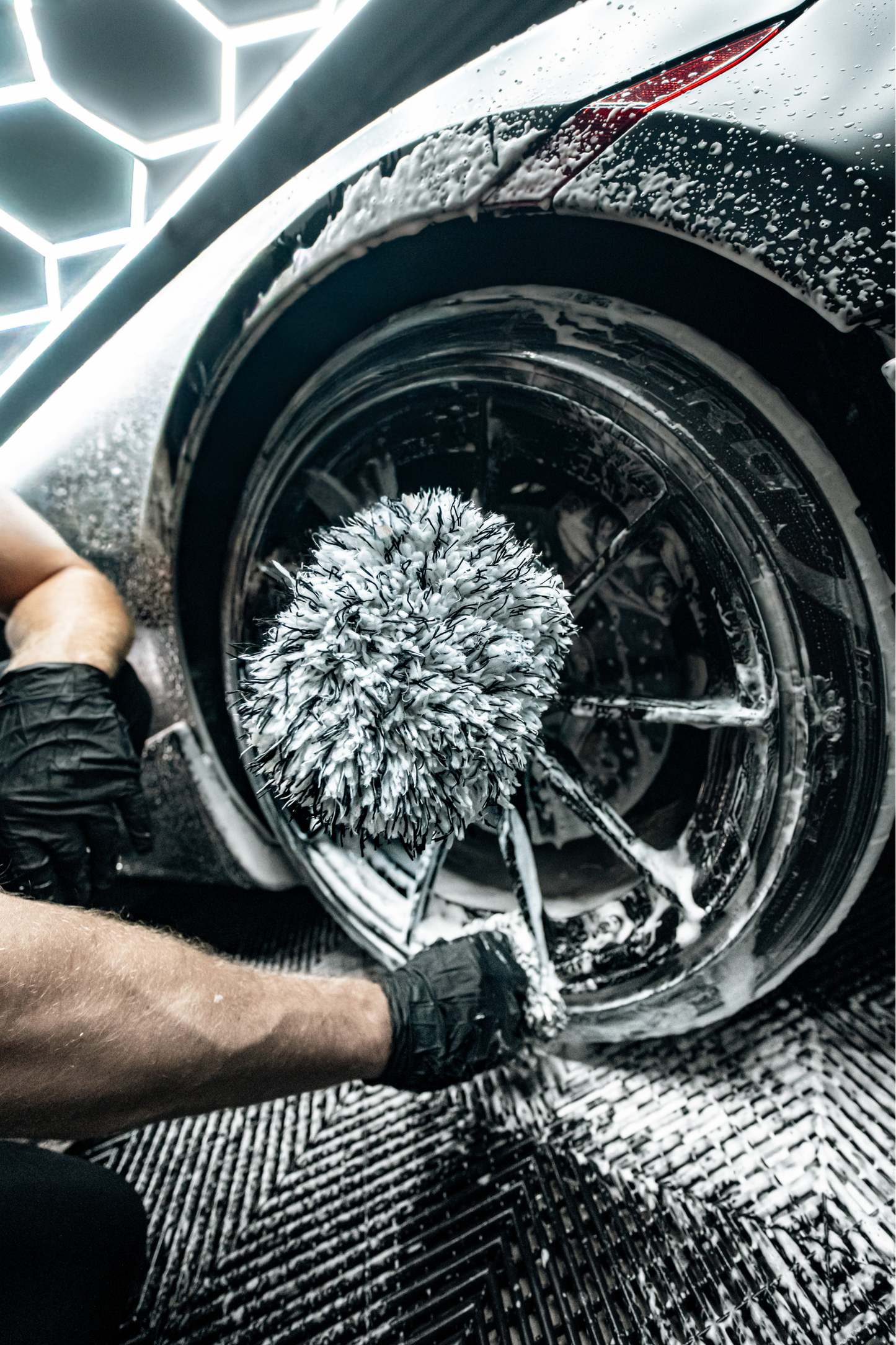 BLACKLINE® MICROFIBER WHEEL MITT by Blackline Car Care