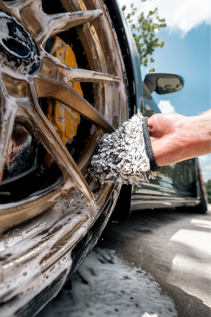 BLACKLINE® MICROFIBER WHEEL MITT by Blackline Car Care